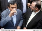 :عکس خبری: احمدی نژاد یک لیوان آب قم را پس از افتتاح رسمی طرح آب شیرین قم می‌نوشد