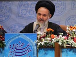 قدم‌ زدن با وزیر خارجه دشمن‌ترین دشمنان ایران اقدام شایسته‌ای نبود