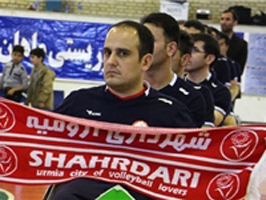 ایثار ماهان‌تندیس قم بر سکوی قهرمانی بسکتبال با ویلچر ایران ایستاد