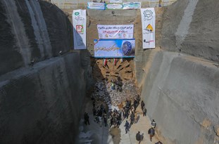 تونل مترو ریزش نکرده‌ است/تخریب دیوار خارجی کارگاه مترو در میدان ولیعصر
