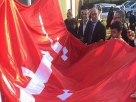 پرچم حرم مطهر امام حسین(ع) در دانمارک به اهتزاز در آمد