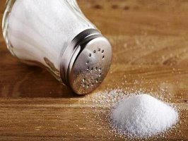 ۹ نفر از هر ۱۰ ایرانی روزانه ۵ گرم نمک می خورند