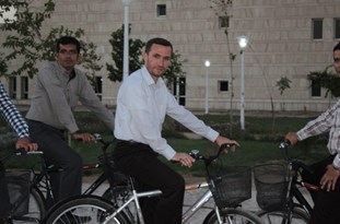 مدیران شهری منطقه سه با دوچرخه از محلات شهر بازدید کردند