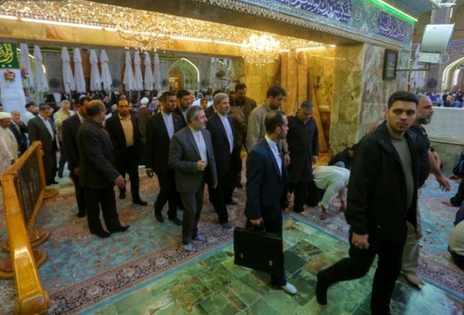 حضور وزیر دفاع ایران در حرم مطهر امیرالمؤمنین (ع)