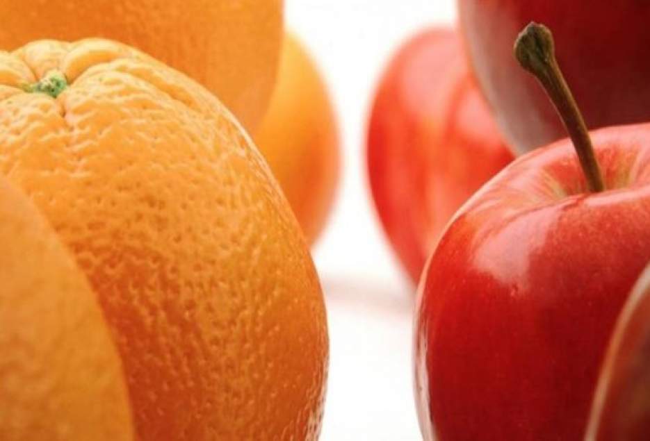 آغاز توزیع پرتقال 4 هزار و سیب 6700 تومانی در بازار/ وزن سبد کم می شود