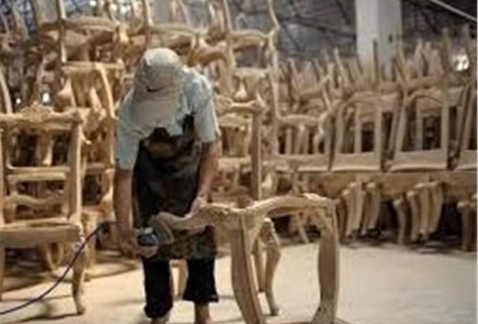 کمبود مواد اولیه کارگاه‌های صنعت چوب را به تعطیلی کشانده است