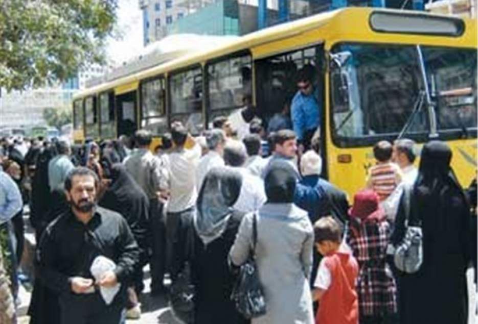 ۳۵۰ اتوبوس و مینی‌بوس غیرمجاز در قم مشکلاتی را برای مردم ایجاد کرده‌ است