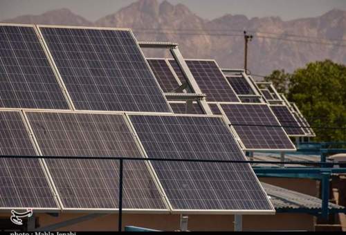 سرمایه‌گذاری در نیروگاه‌های خورشیدی رویکرد اصلی قم است