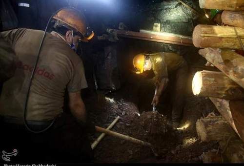 عملیات نجات کارگر محبوس در معدن منگنز ونارچ قم به روایت تصویر