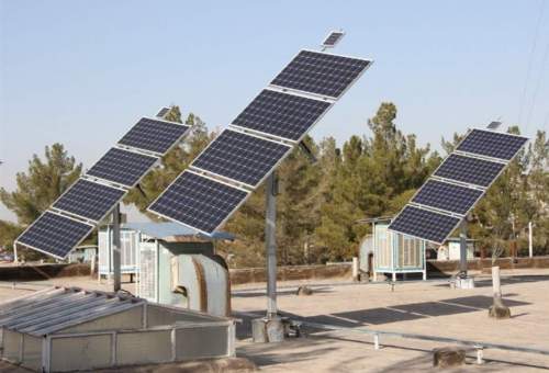 سرمایه‌گذاران احداث نیروگاه های خورشیدی در قم حمایت می‌شوند