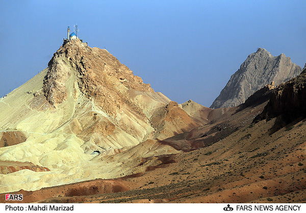 گردهمایی پاکسازی زباله از اطراف کوه دو برادران استان قم برگزار میشود