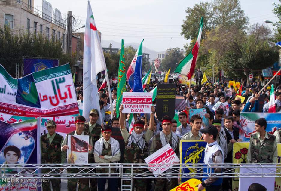 مردم ایران در ۱۳ آبان‌ اتحاد خود را مقابل دشمنان نشان خواهند داد