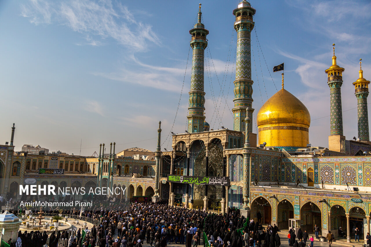 دسته عزای خادمان حرم حضرت معصومه(س) در سوگ امام کاظم(ع)